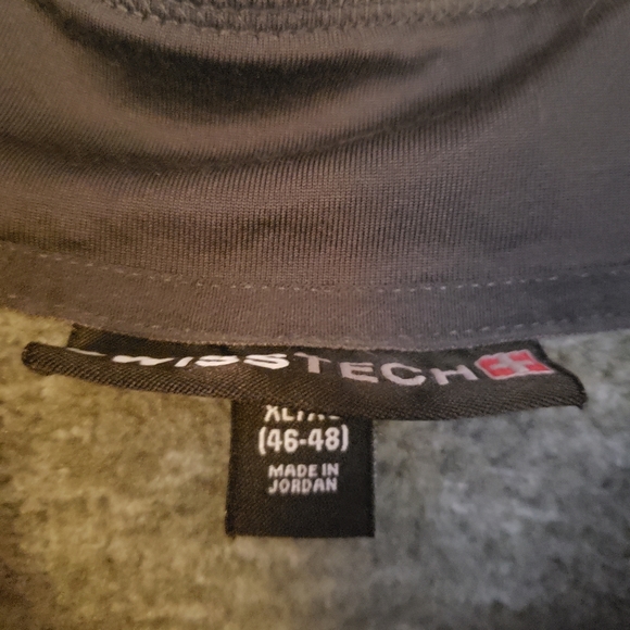 Swiss Tech XL Zip up Sweater - Picture 2 of 2